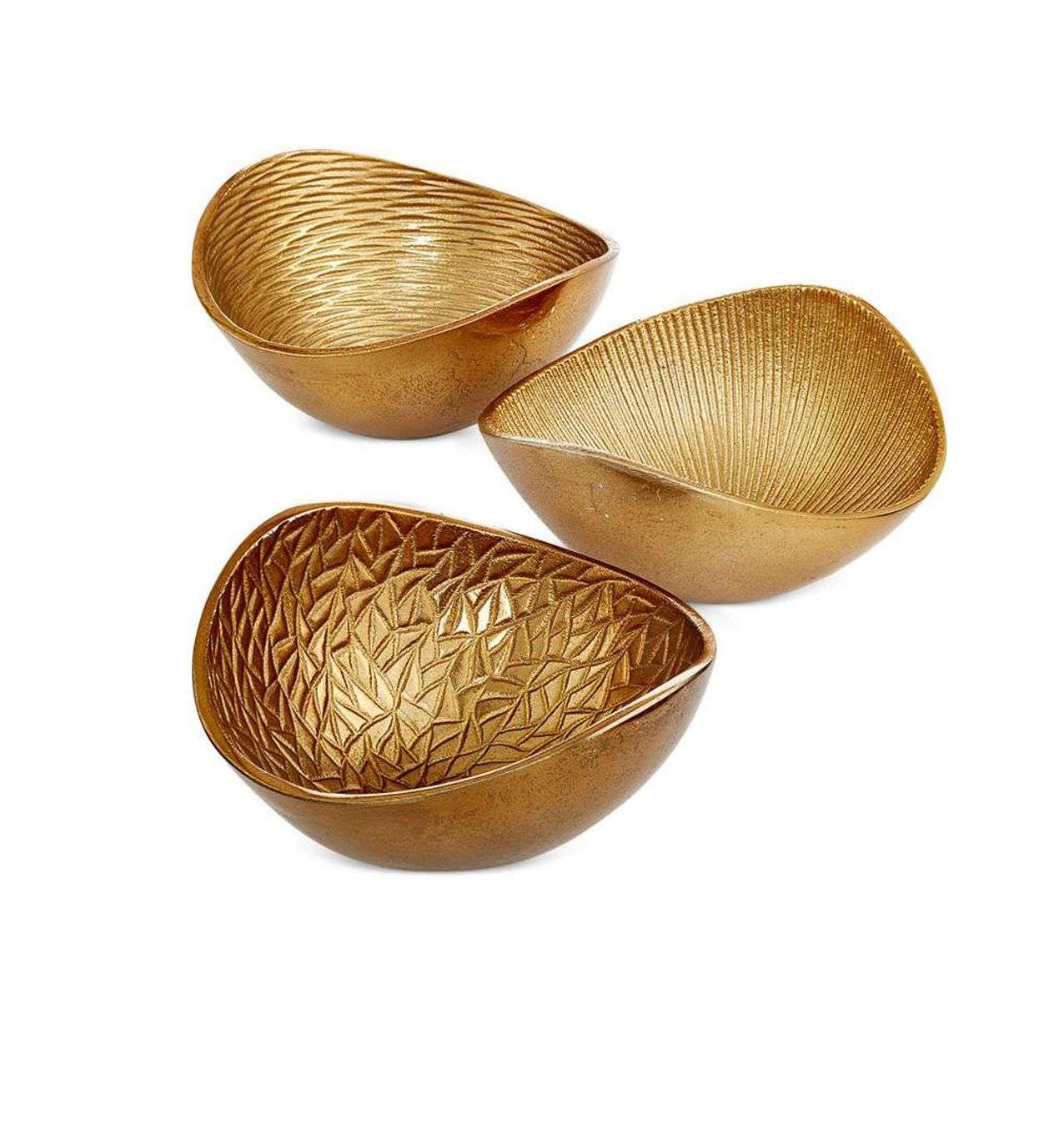 BOWLS & TRAYS